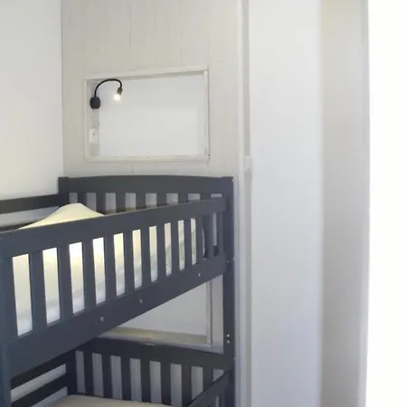 Vic 2.4 Apartment *