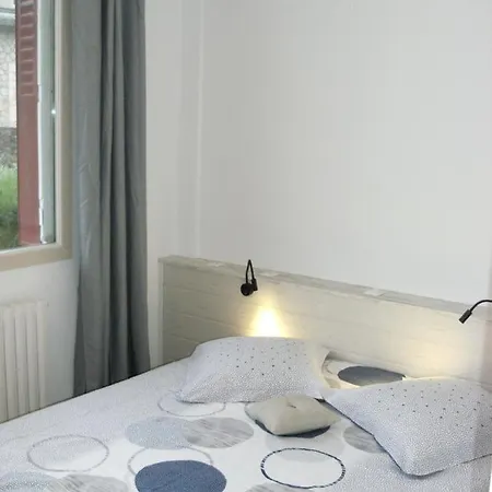 Vic 2.4 Apartment